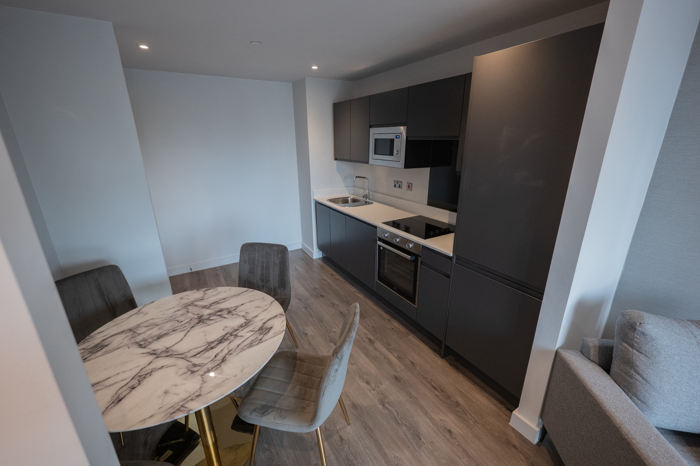 2 Bed Flat, Greenland St, L1 photo 5