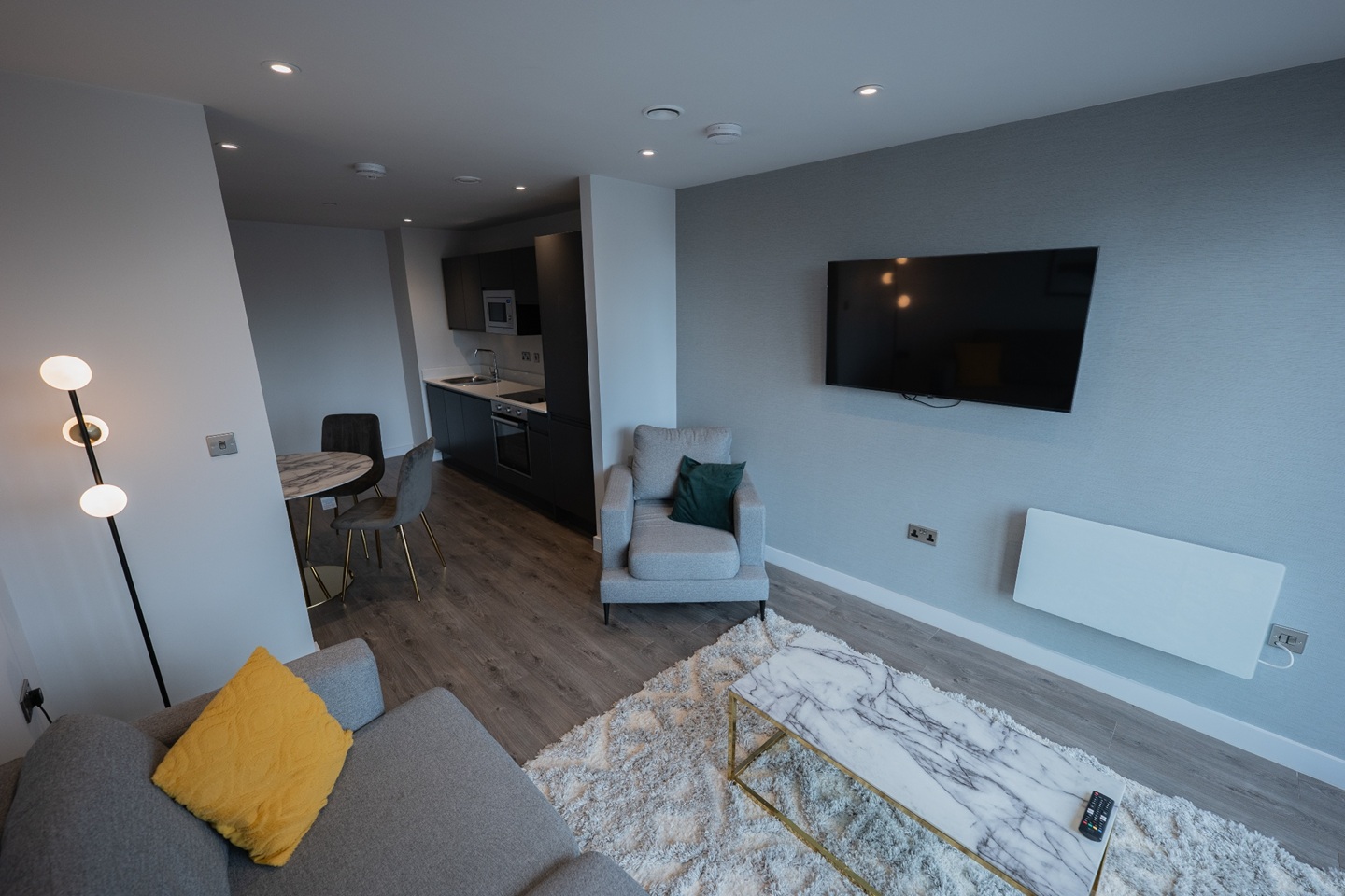 2 Bed Flat, Greenland St, L1 photo 2