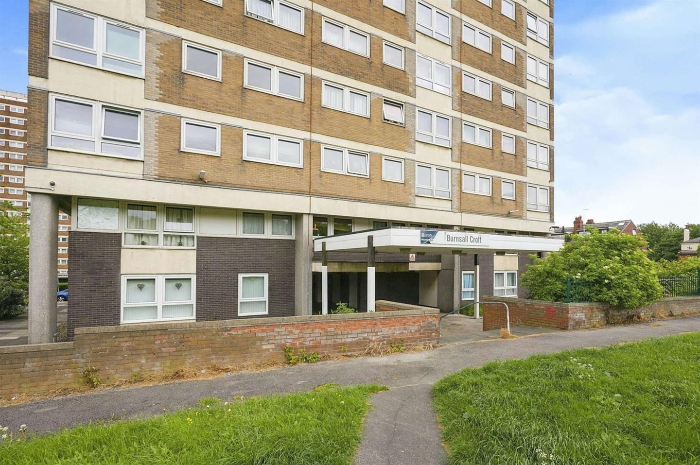 2 Bed Flat, Burnsall Croft, LS12