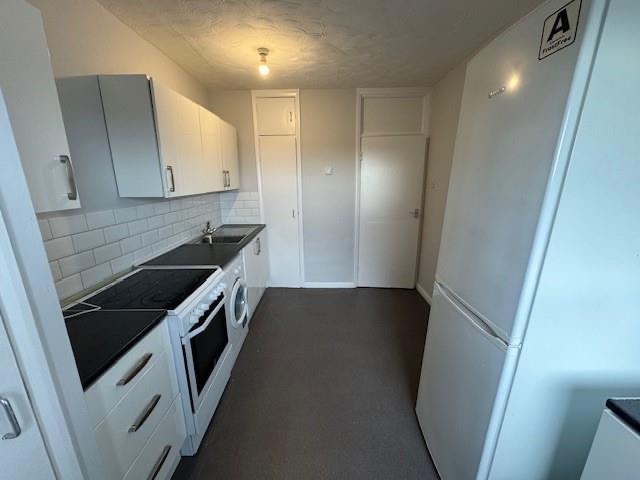 2 Bed Flat, Burnsall Croft, LS12 photo 5