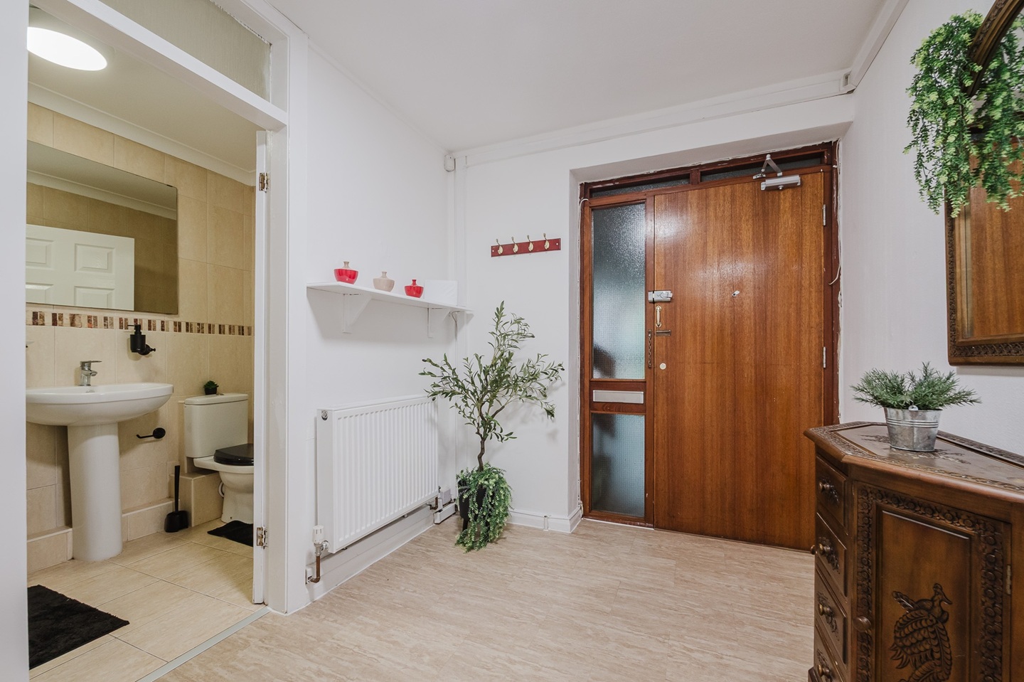 4 Bed Flat, Willow Court, M14 photo 2