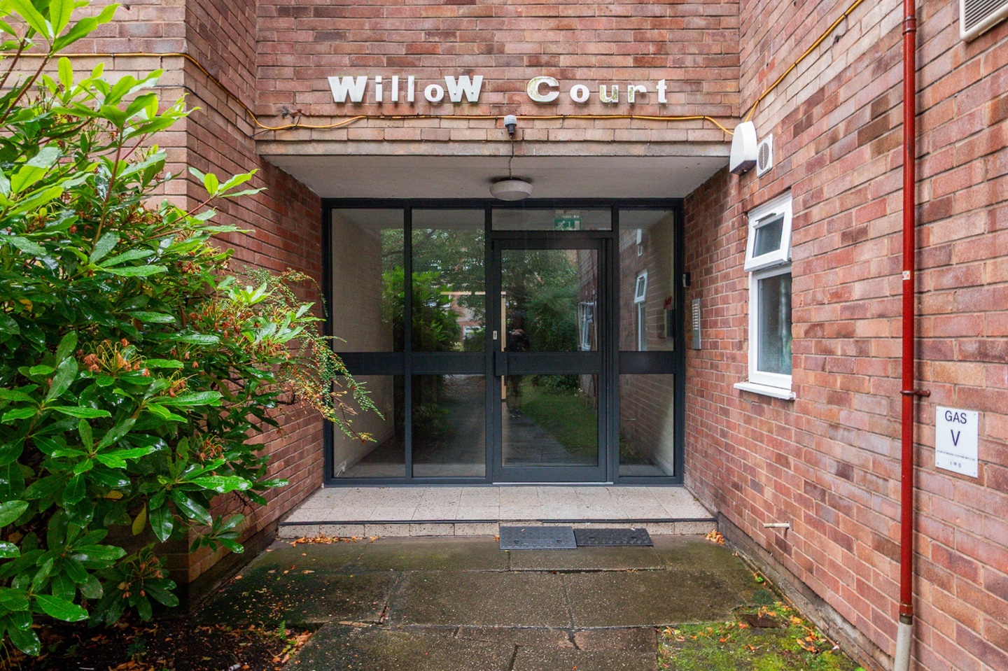 4 Bed Flat, Willow Court, M14