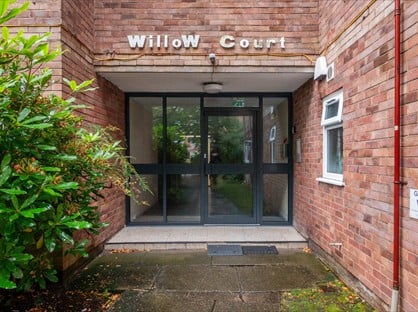 4 Bed Flat, Willow Court, M14