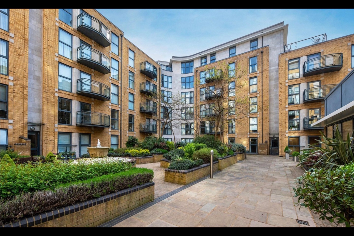 2 Bed Flat, Ebury Bridge Rd, SW1W