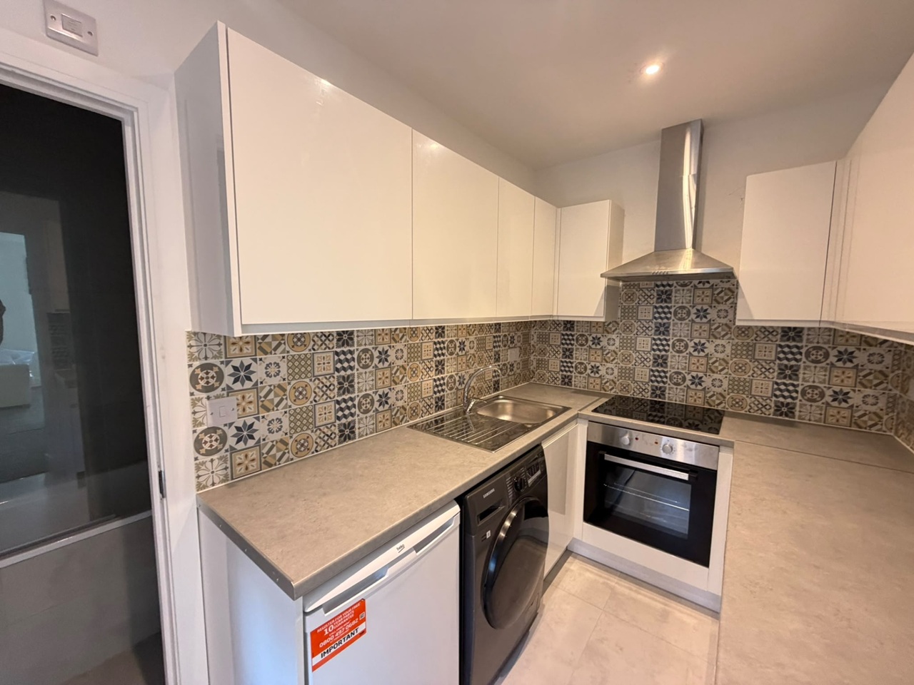 2 Bed Flat, Cannon St, RG1 photo 5