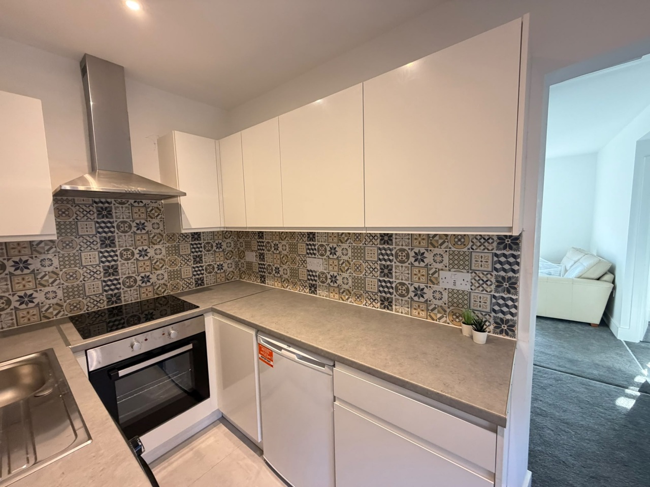 2 Bed Flat, Cannon St, RG1 photo 4