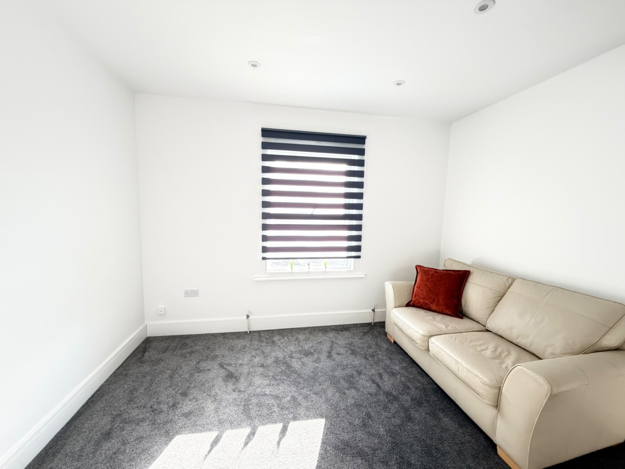2 Bed Flat, Cannon St, RG1 photo 2