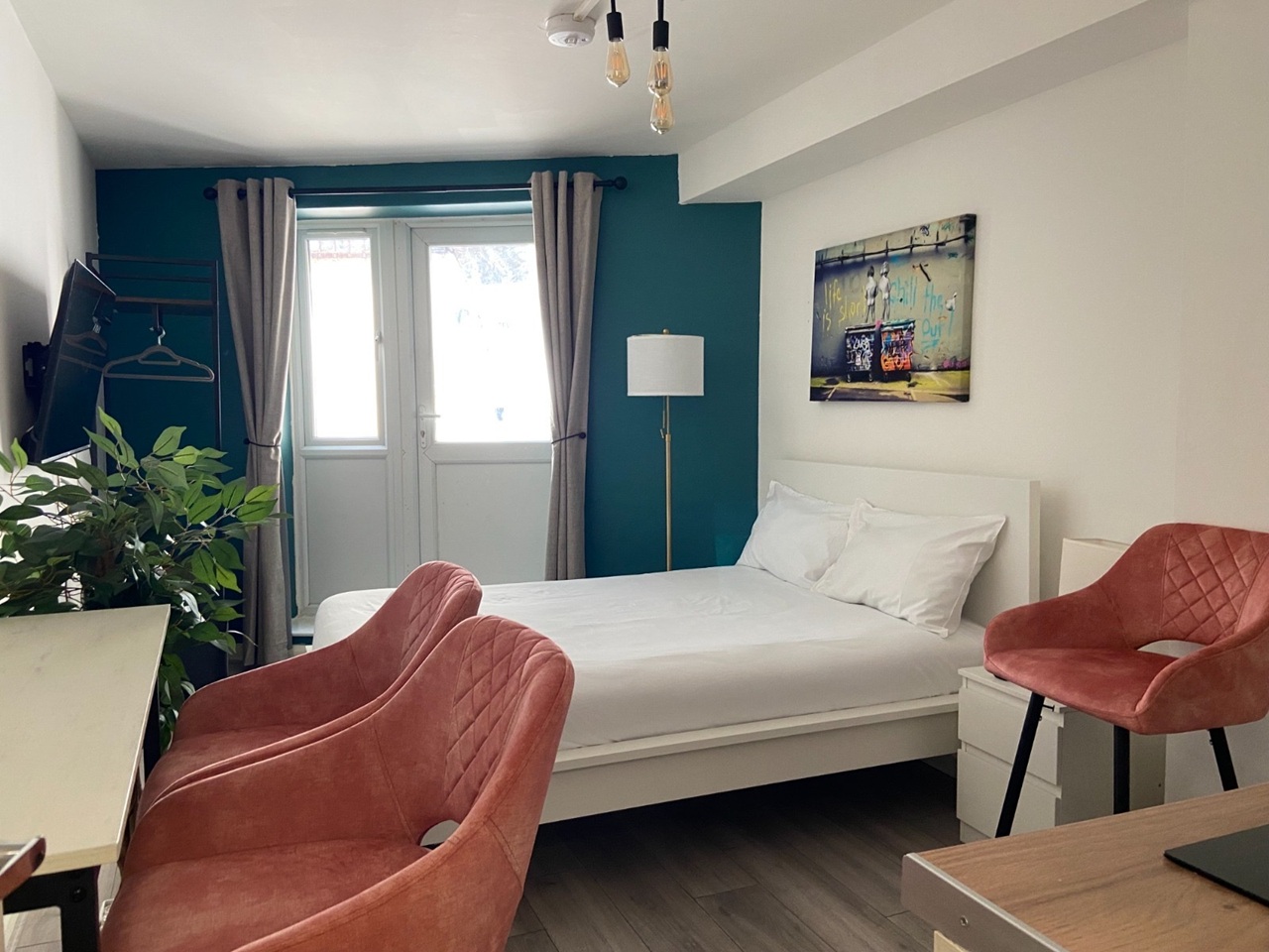 Studio Flat, Walworth Road, SE1 photo 2