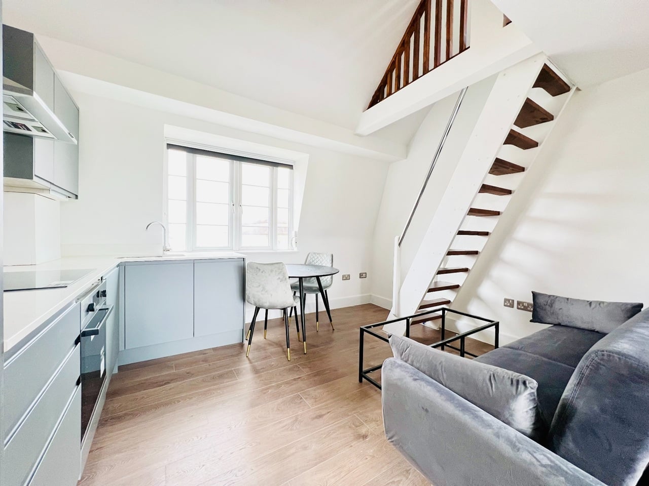 2 Bed Flat, Wandsworth Road, SW8