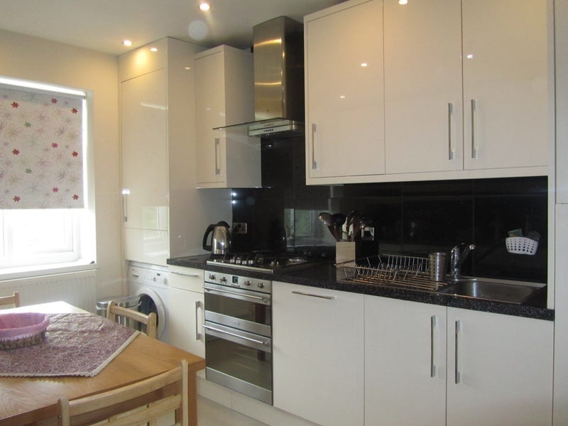 Room in a Shared Flat, Gledhow Gardens, SW5 photo 4
