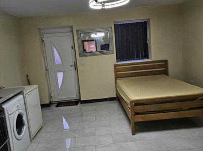 1 bed flat/apartment for rent in Studio Flat, Field Road, DY4