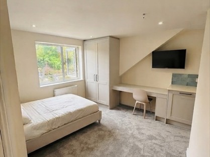 6 Bed Detached House, Stockport Road, SK3