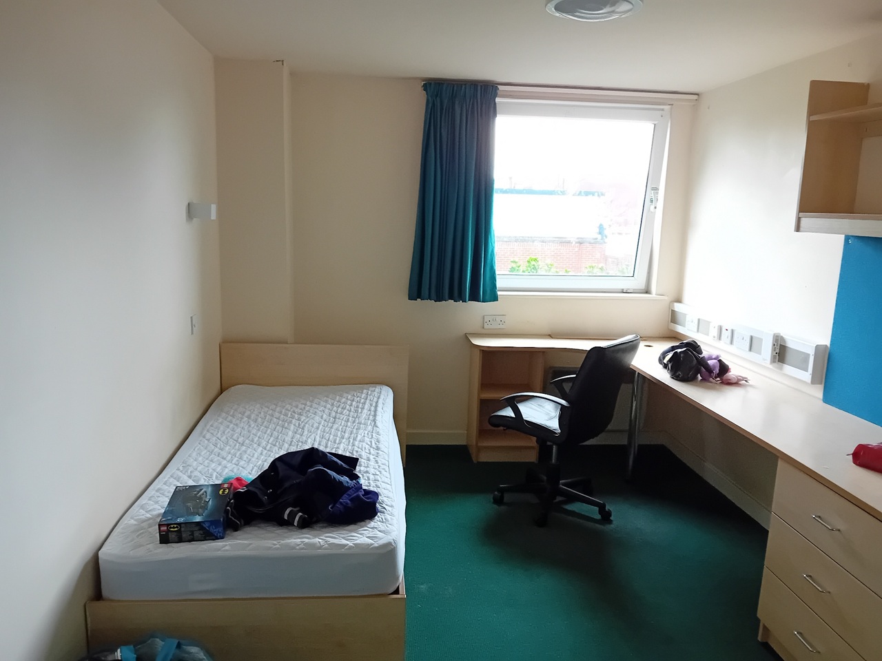 Room in a Shared Flat, Leeds Student Village, LS3