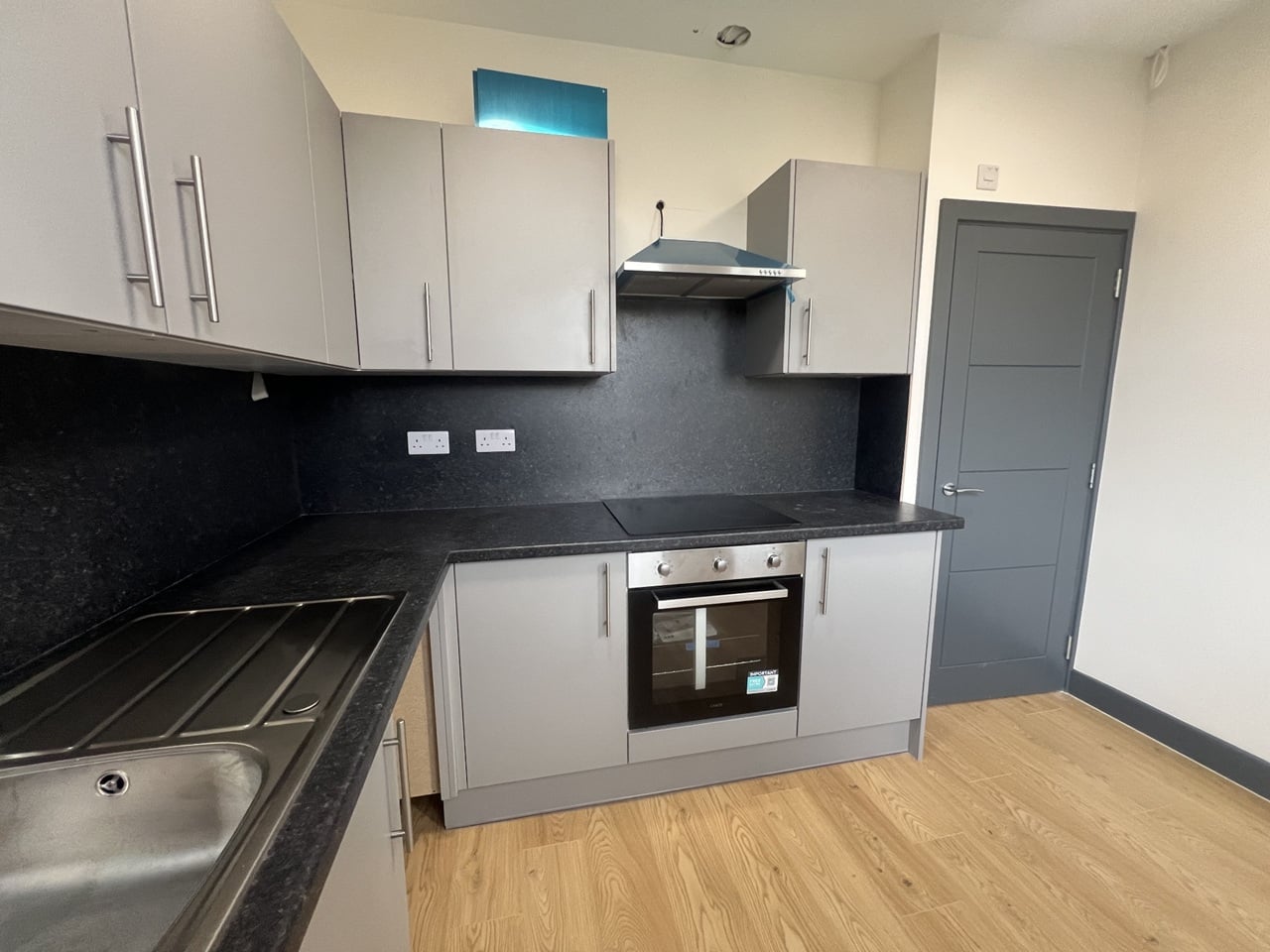 Studio Flat, Oakford Road, NW5 photo 4