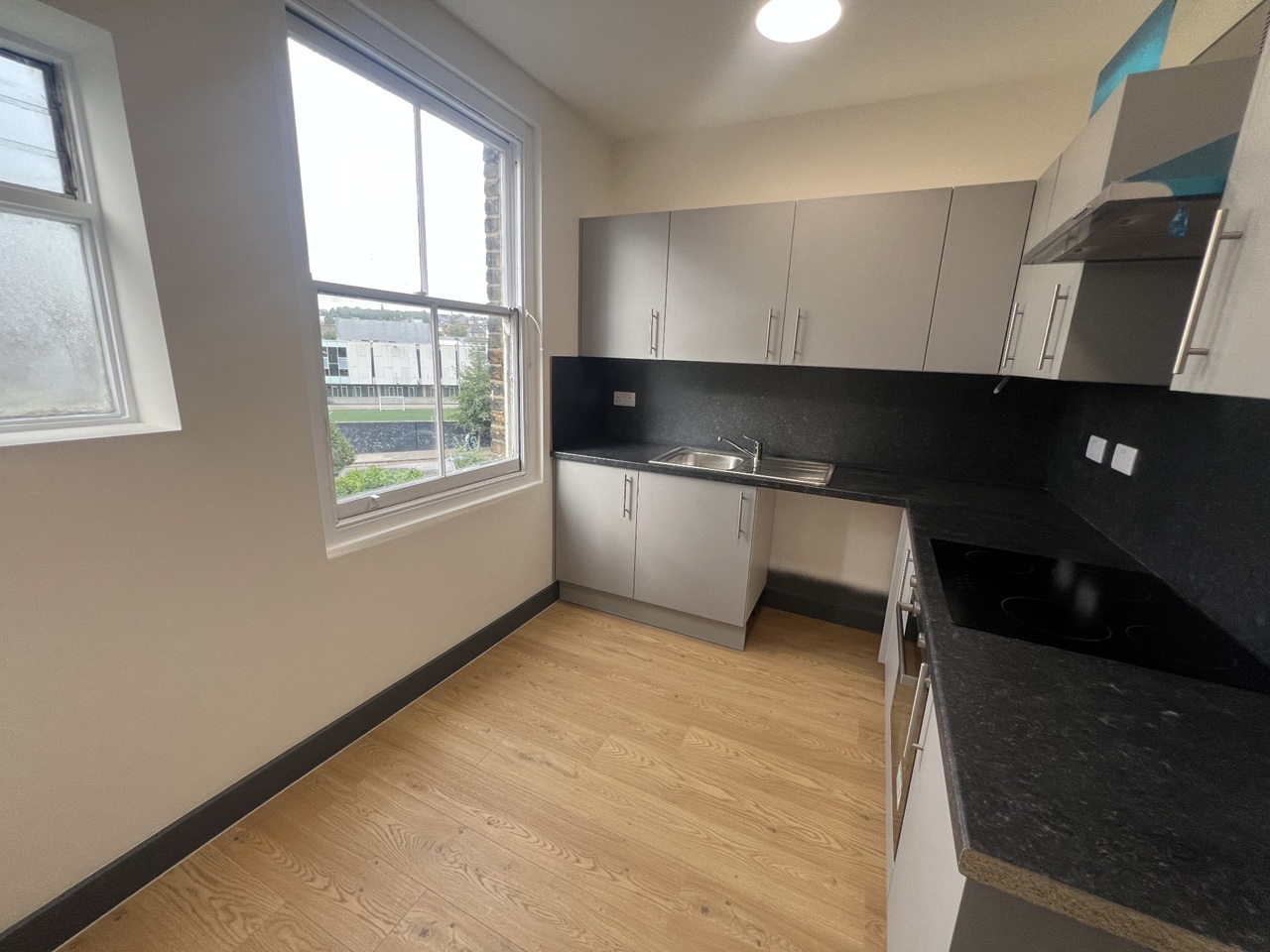 Studio Flat, Oakford Road, NW5 photo 5