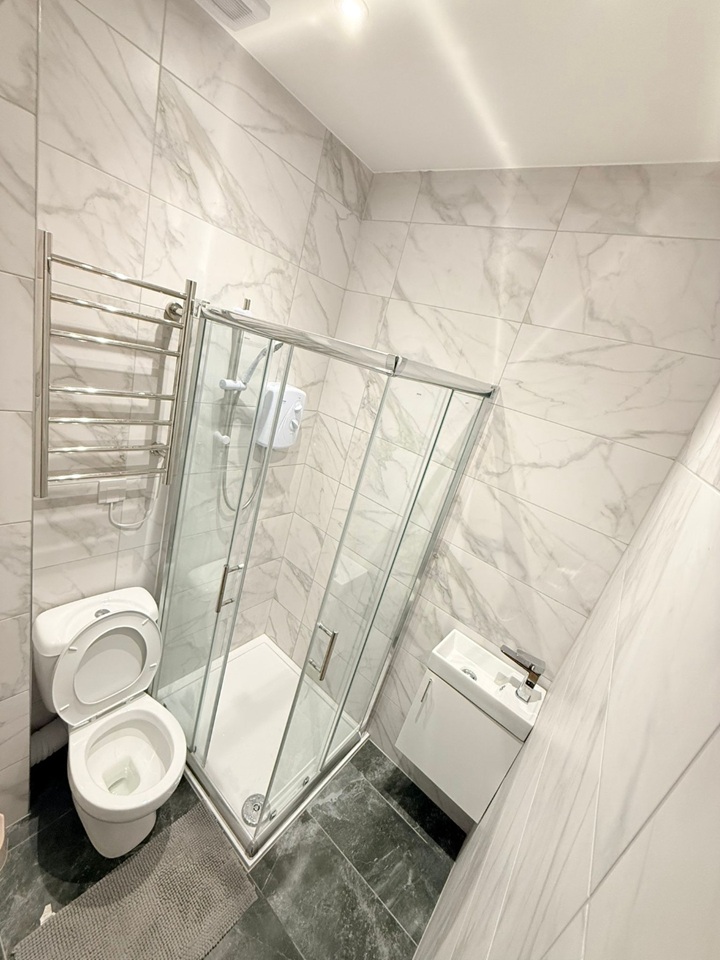 Studio Flat, Oakford Road, NW5 photo 3