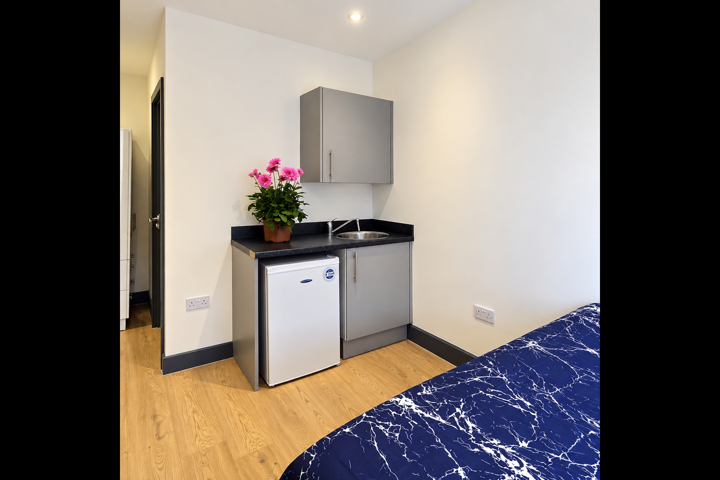 Studio Flat, Oakford Road, NW5 photo 2