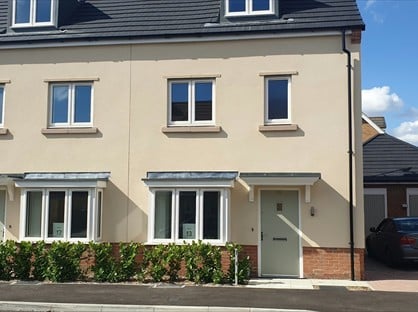 4 Bed Semi-Detached House, Century Lane, SL2