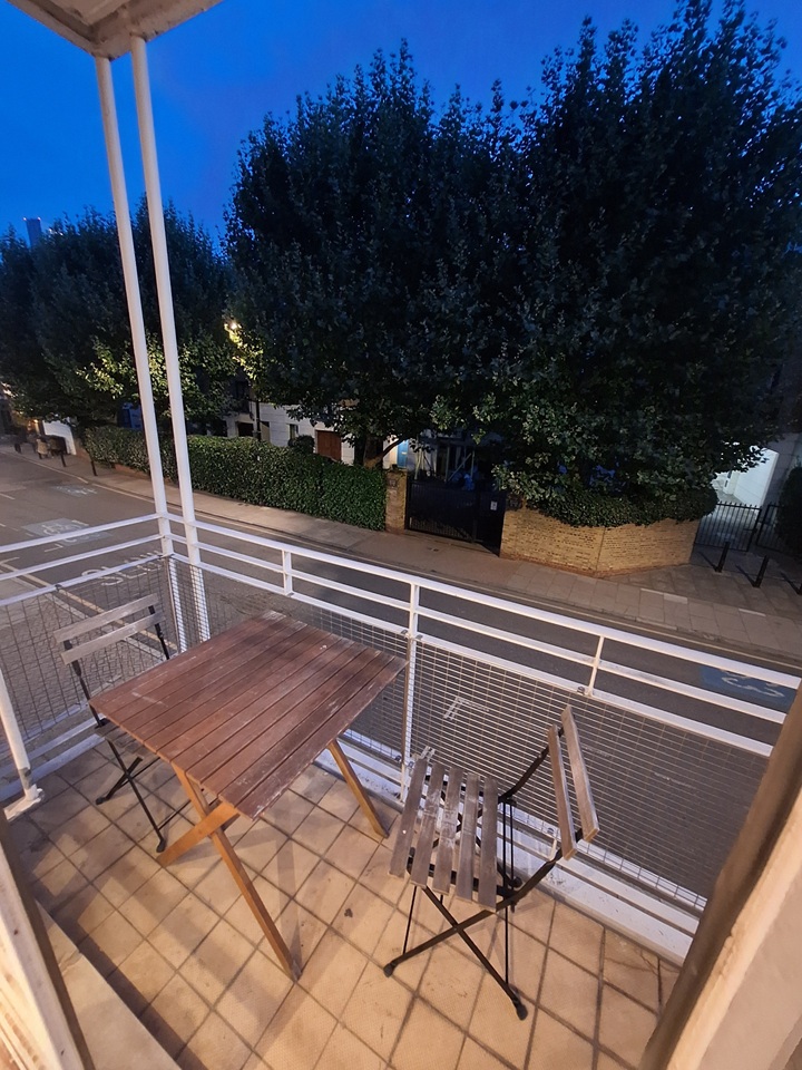 2 Bed Flat, Roy Square, E14 photo 5