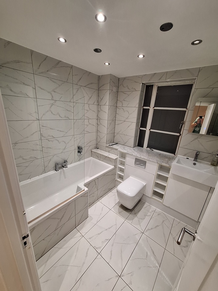 2 Bed Flat, Roy Square, E14 photo 3