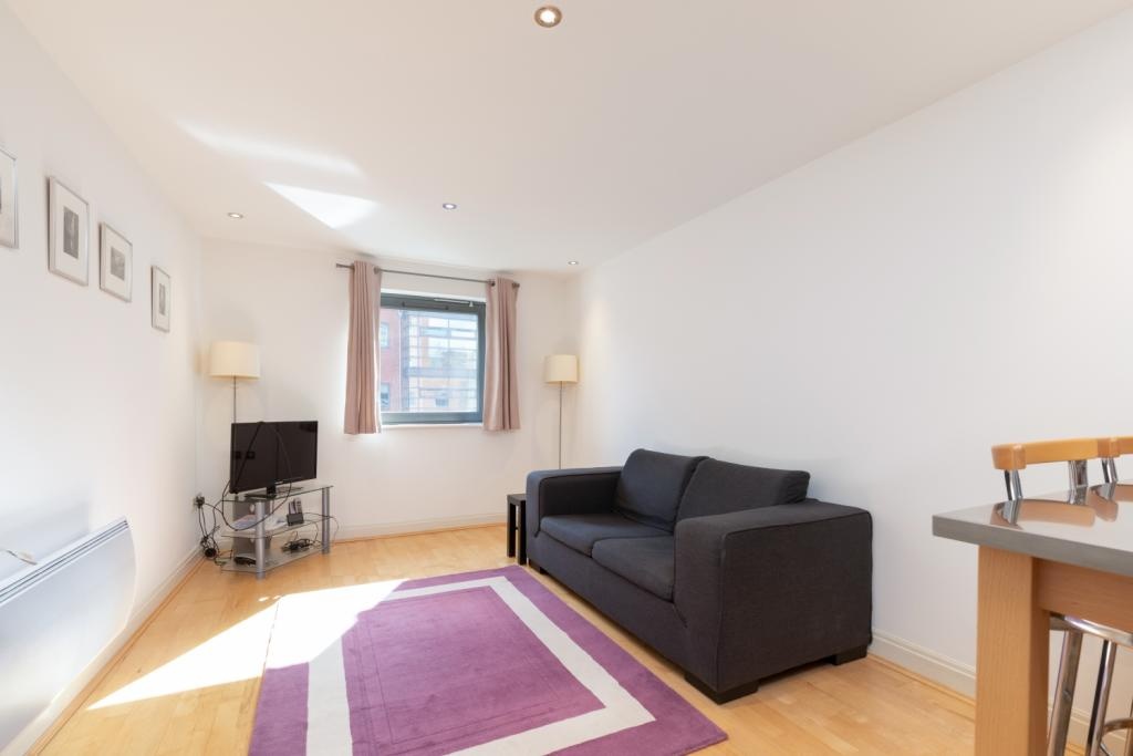 1 Bed Flat, Dolben Court, SW1P