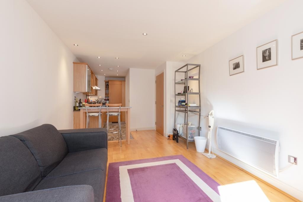 1 Bed Flat, Dolben Court, SW1P photo 2