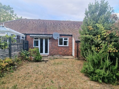 1 Bed Bungalow, Cedars Drive, UB10