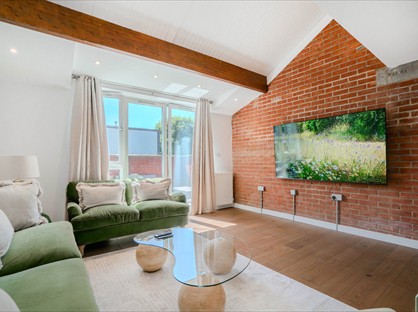 3 Bed Terraced House, Bell House Elm Grove Business, SW19