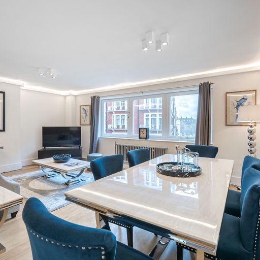 1 Bed Flat, Hans Crescent, SW1X photo 3