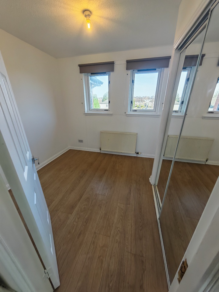 2 Bed Flat, Sutcliffe Road, G13 photo 3