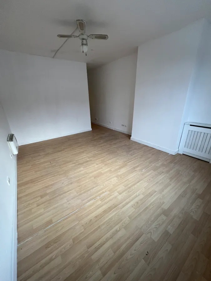 2 Bed Flat, Wellgate, S60 photo 4