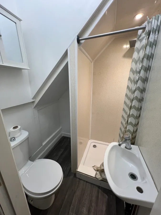 2 Bed Flat, Wellgate, S60 photo 5