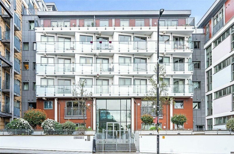 Room in a Shared Flat, Galleria Court, SE15