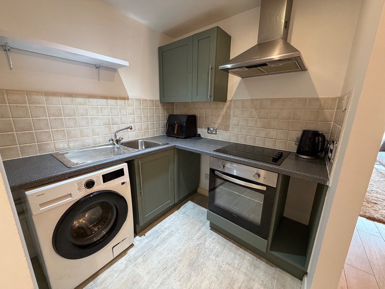 2 Bed Flat, Madison Square, L1 photo 5
