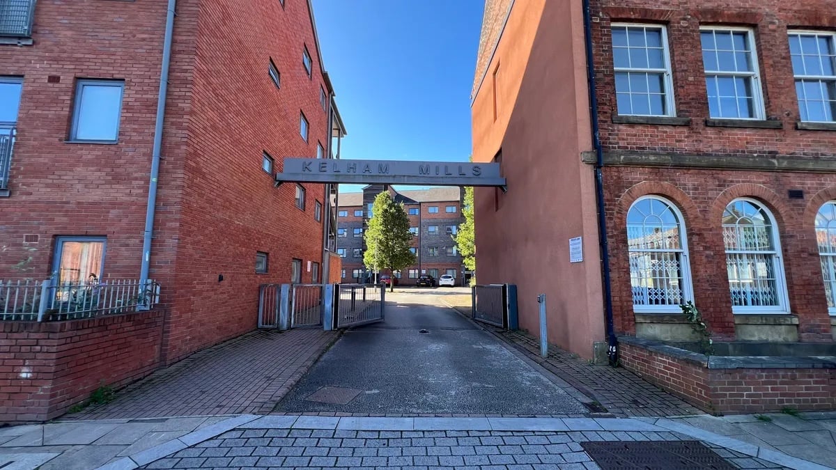 2 Bed Flat, Merment House Block D, S3