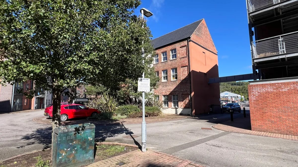 2 Bed Flat, Merment House Block D, S3 photo 3