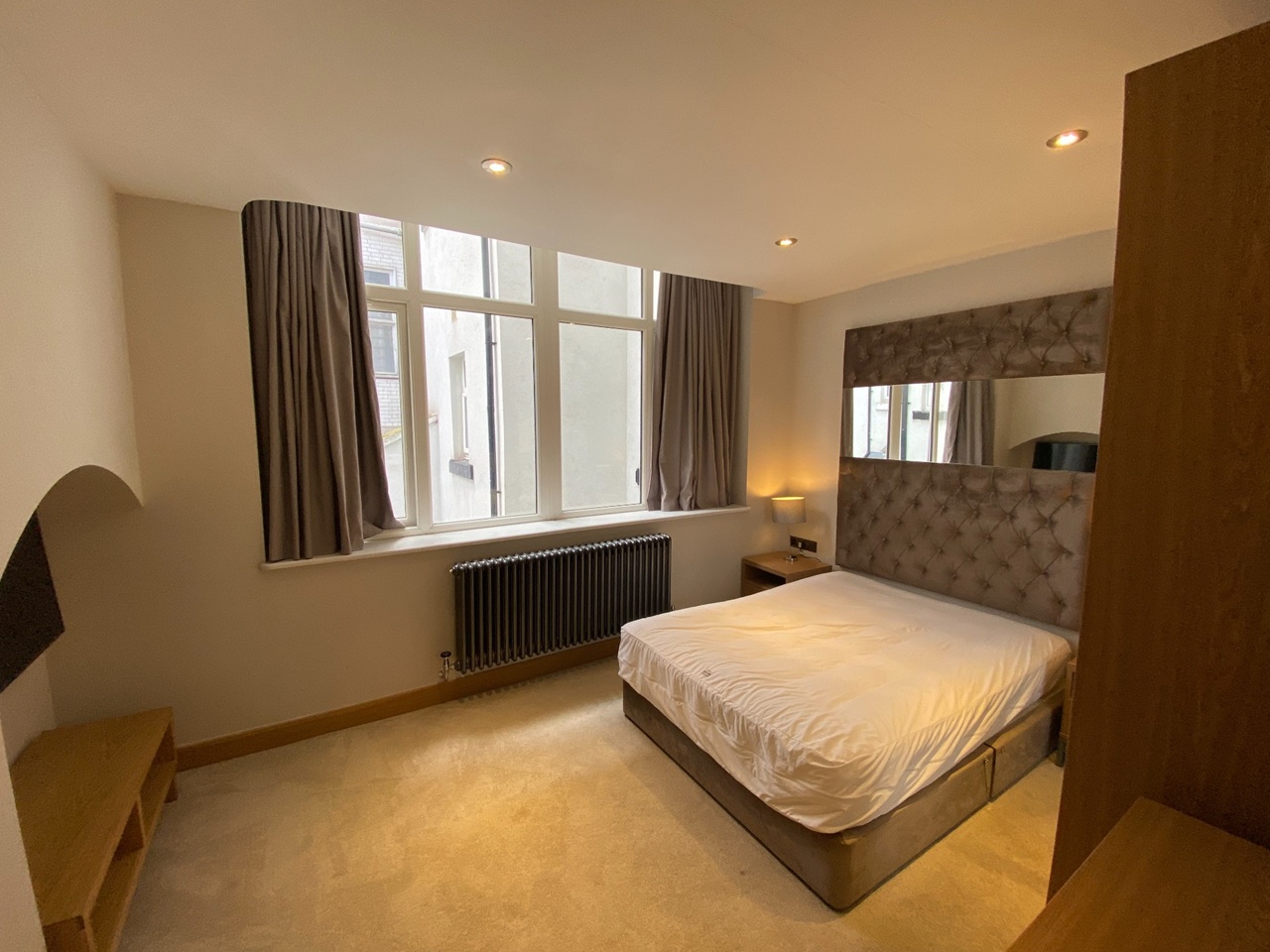 1 Bed Flat, Butts Court, LS1 photo 3