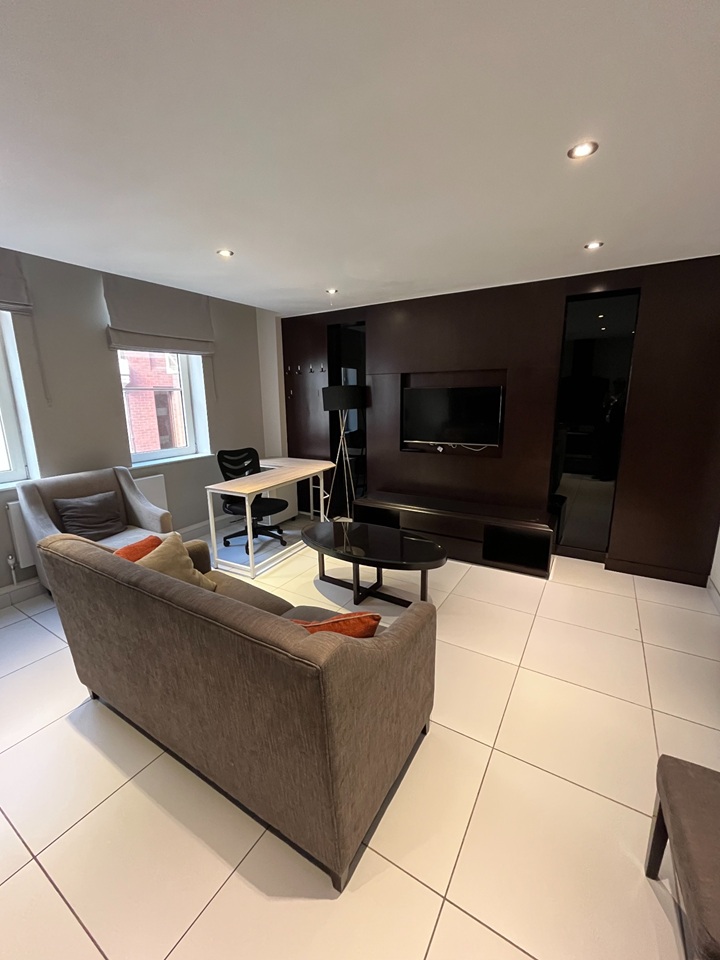 1 Bed Flat, Headrow Residence, LS1 photo 3