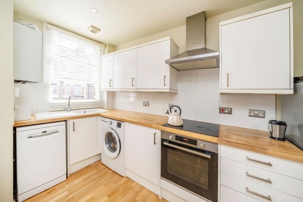 Room in a Shared Flat, Tremadoc Road, SW4 photo 4