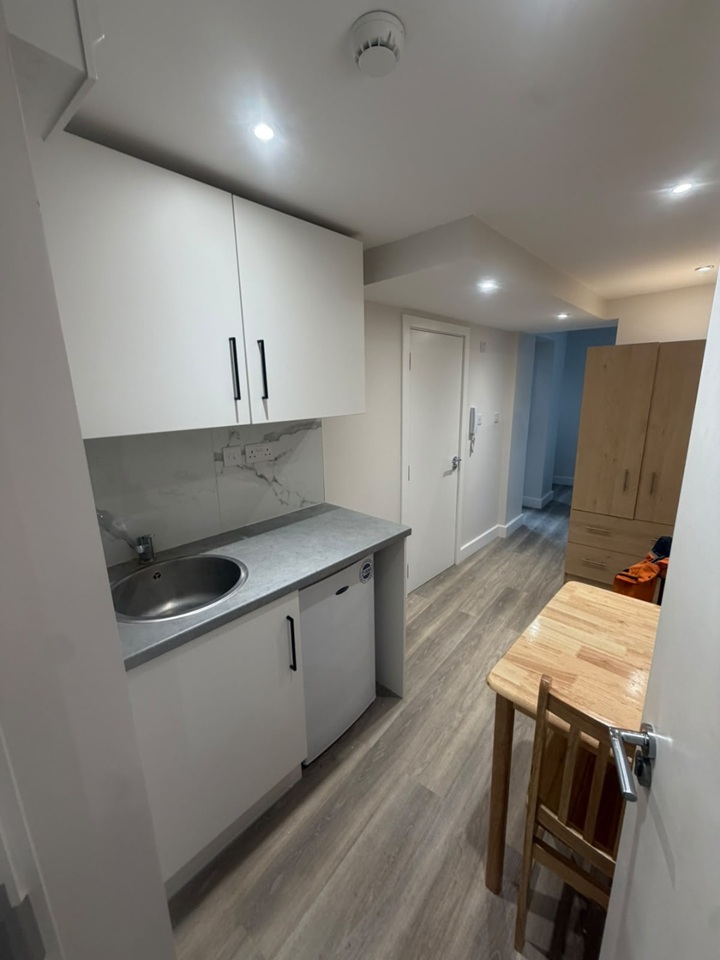 Studio Flat, St. Pauls Road, N1
