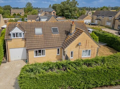 4 Bed Detached House, Monks Park, SN16
