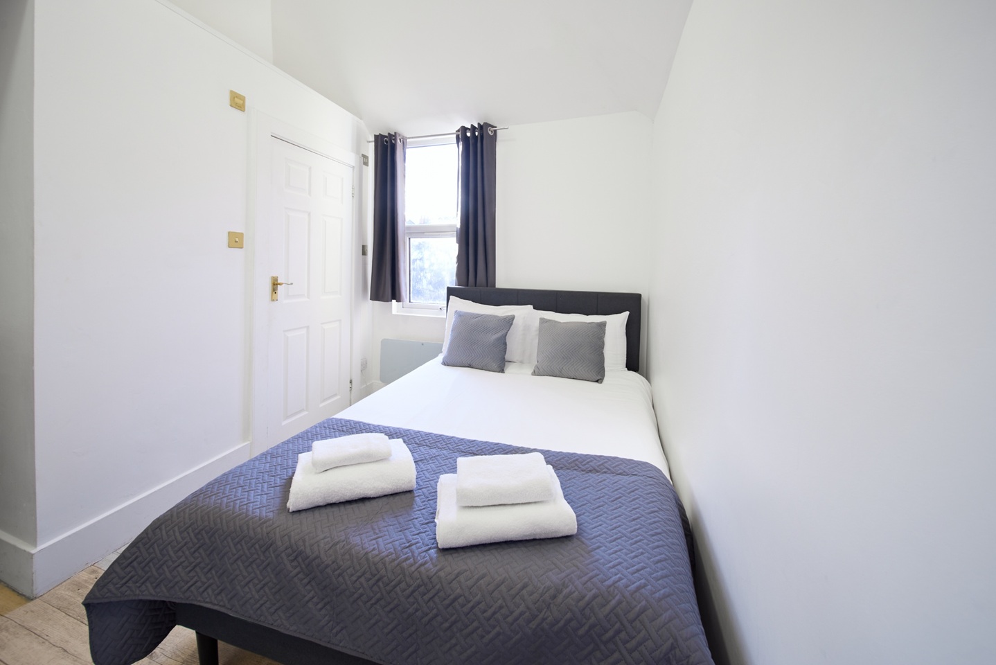 Studio Flat, Brick Lane, E1 photo 2