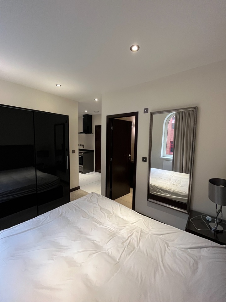 Studio Flat, Headrow Residence, LS1 photo 2
