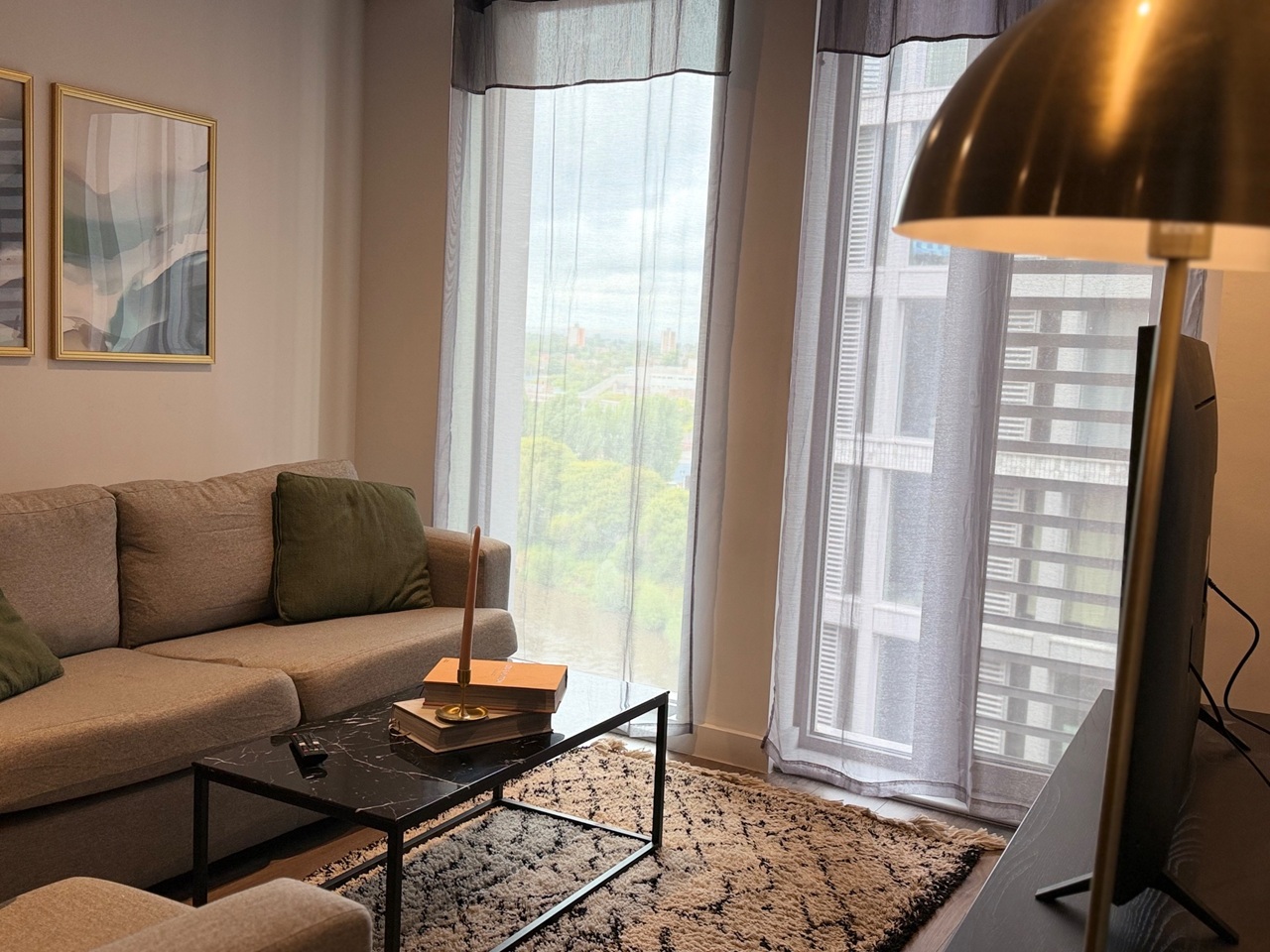 2 Bed Flat, Salford, M3 photo 3