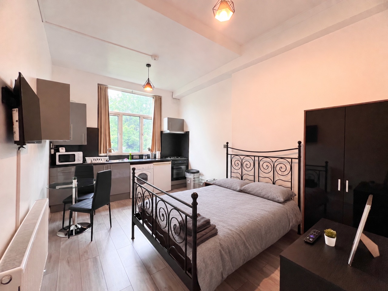 Studio Flat, Finchley Road, NW3