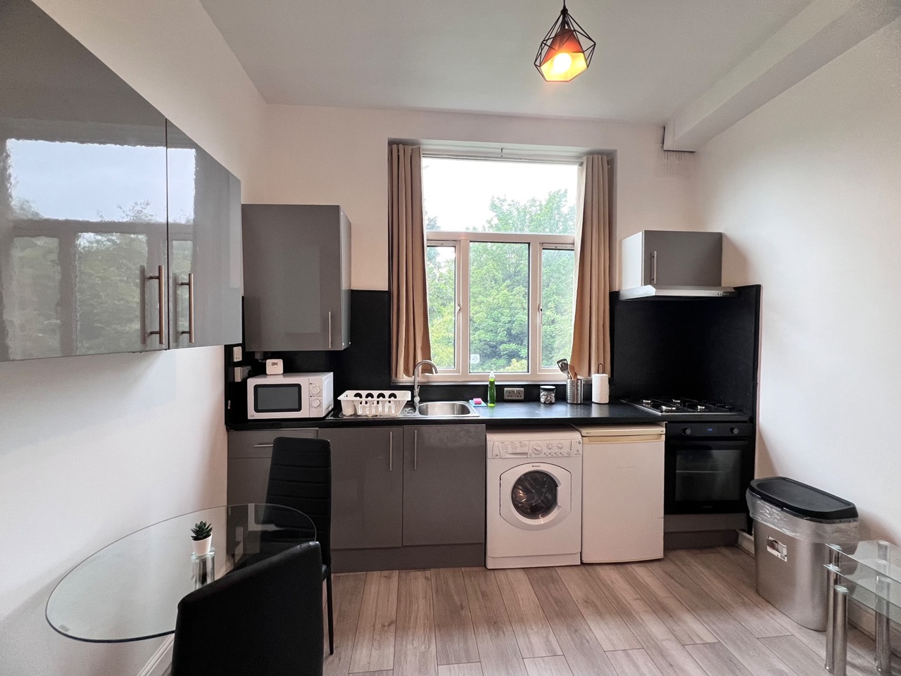 Studio Flat, Finchley Road, NW3 photo 3
