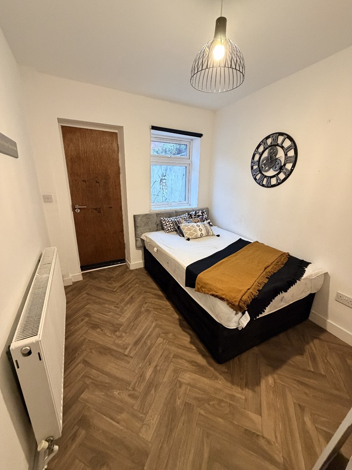 1 Bed Flat, Leicester, LE2 photo 3