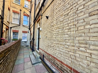1 Bed Flat, Adrian Square, CT8