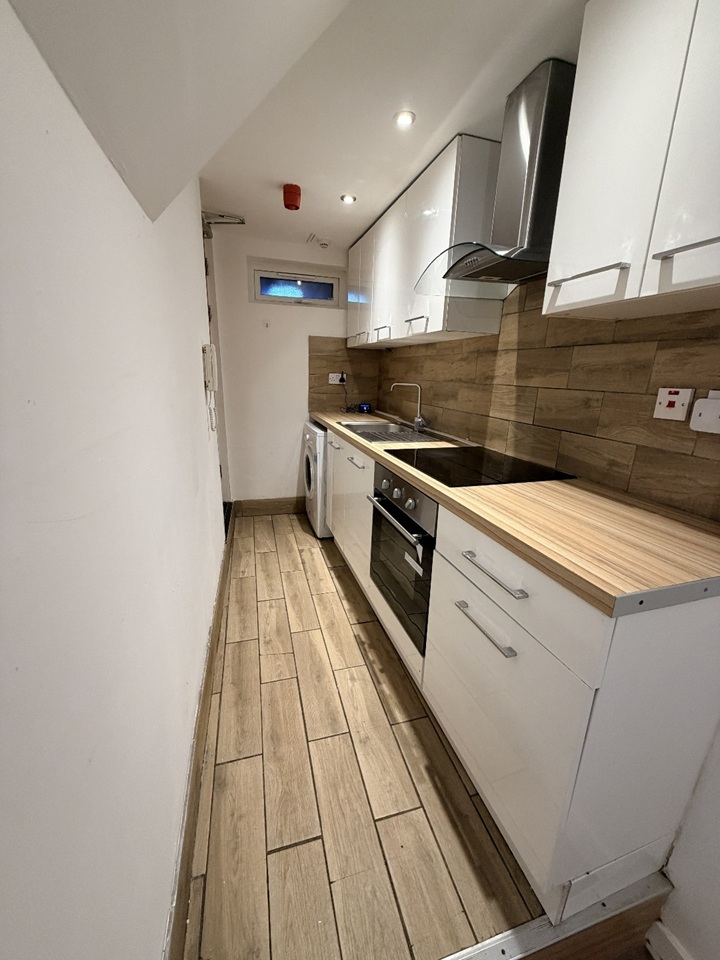 1 Bed Flat, Aylestone, LE2 photo 3