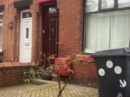 2 Bed Terraced House, Hollinhall St, OL4